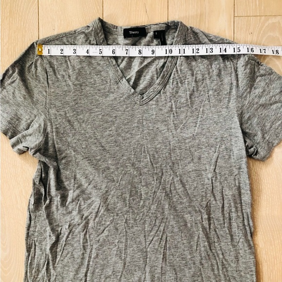 Theory 100% Pima Cotton V Neck T Shirt in Grey Size S - Picture 2 of 8